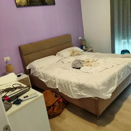 Confortevole Con Un Letto Grande Апартаменти Сорренто