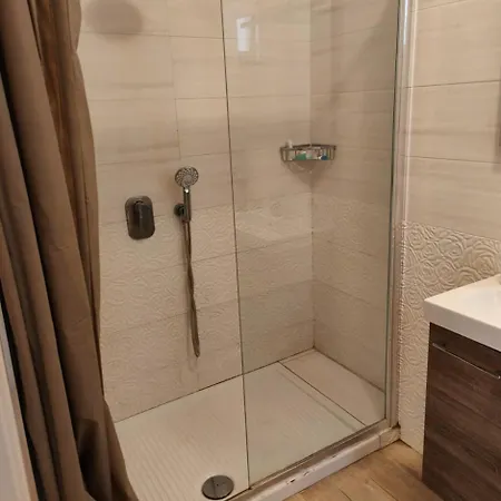 Апартаменти Confortevole Con Un Letto Grande